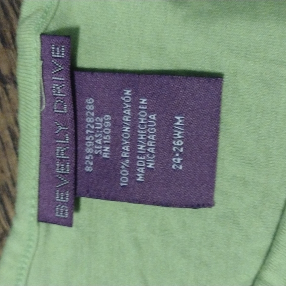 Beverly drive green short sleeve scoopneck top size 24-26 - Picture 2 of 4